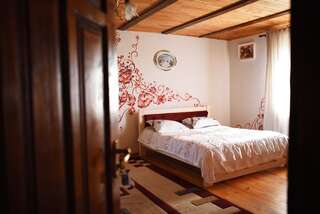 Гостевой дом Sadyba Pogar Славское Классический трехместный номер-4